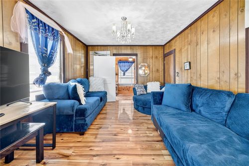 31 Norris Ave, Pawtucket, RI, 02861-1749 | Card Image