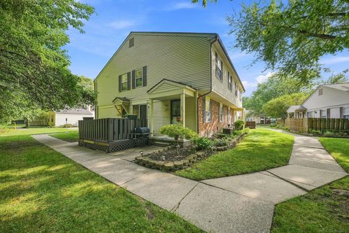33707 Bayview Dr Drive, Chesterfield Township, MI, 48047 | Card Image