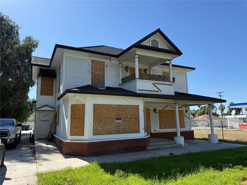 2586 University Ave, Riverside, CA, 92507-4262 | Card Image