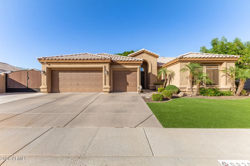 6838 W Robin Ln, Glendale, AZ, 85310-5207 | Card Image