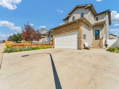 58 Terrace St Ne, Medicine Hat, AB, T1C0A3 | Card Image