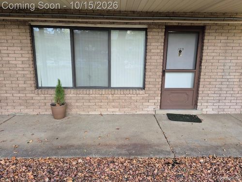 125-995 N Cass Lake Rd, Waterford, MI, 48328-2375 | Card Image