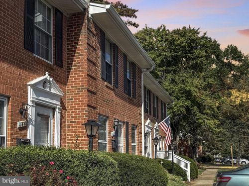 143 N Duke Dr, Sterling, VA, 20164-3126 | Card Image