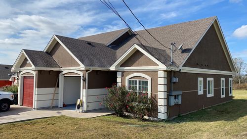 404 Mesa Dr, Del Valle, TX, 78617-5616 | Card Image