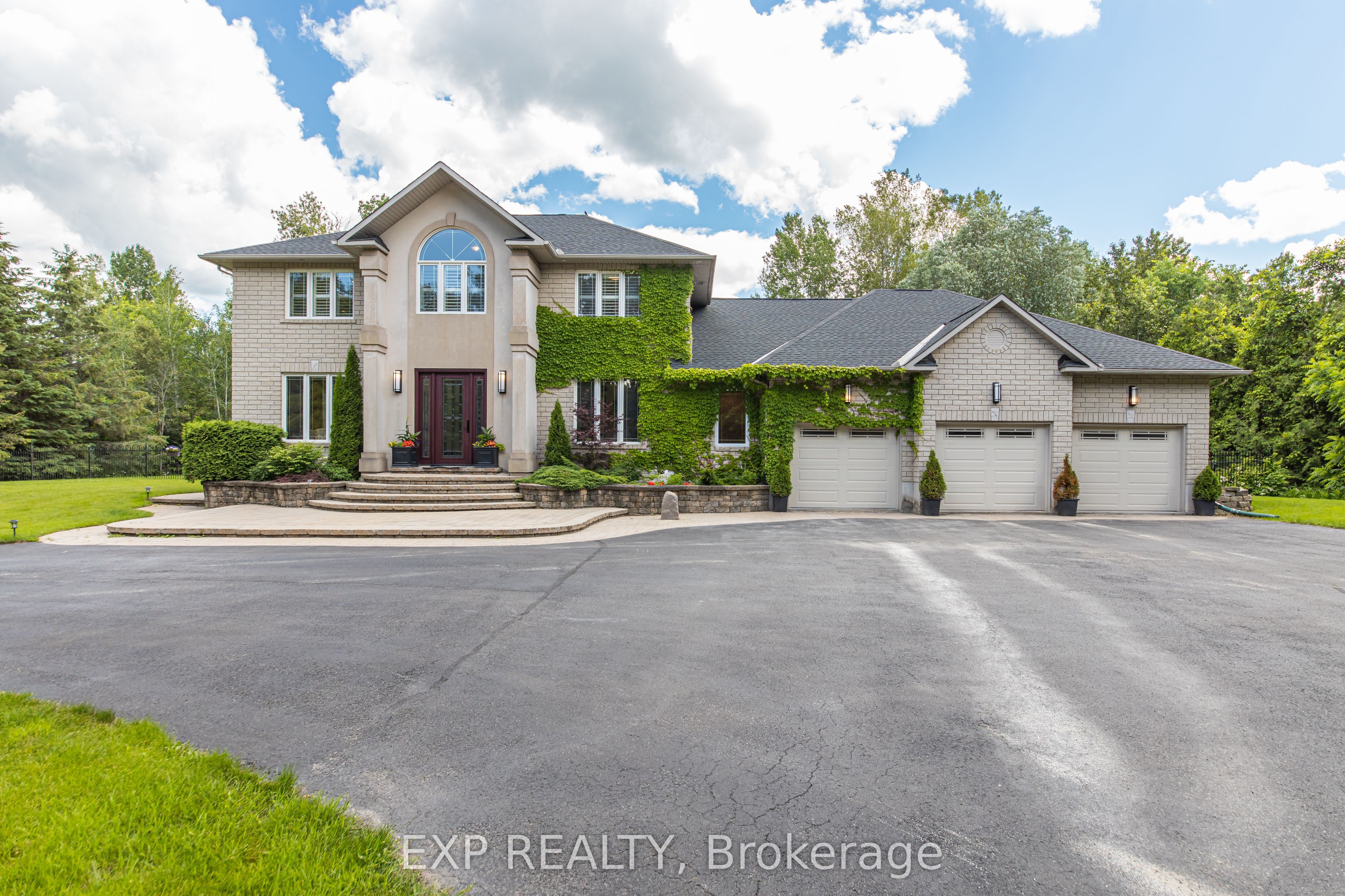 Residential in Manotick - Kars - Rideau Twp and Area