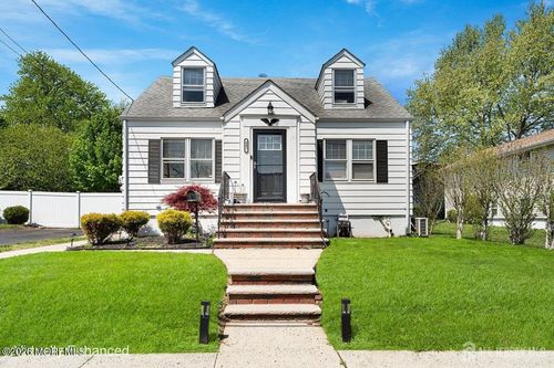 585 Bamford Ave, Woodbridge, NJ, 07095-3812 | Card Image
