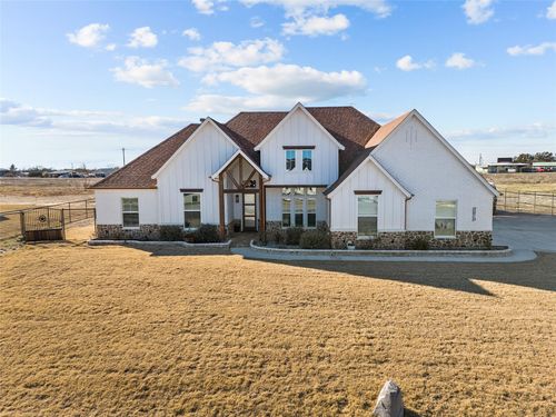 2013 Sunset Ridge Dr, Weatherford, TX, 76087-8039 | Card Image