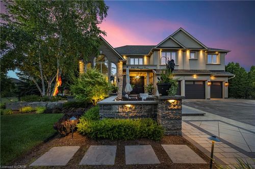 2147 Berwick Dr, Burlington, ON, L7M4B2 | Card Image