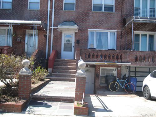4630 Bell Blvd, Bayside, NY, 11361-3332 | Card Image
