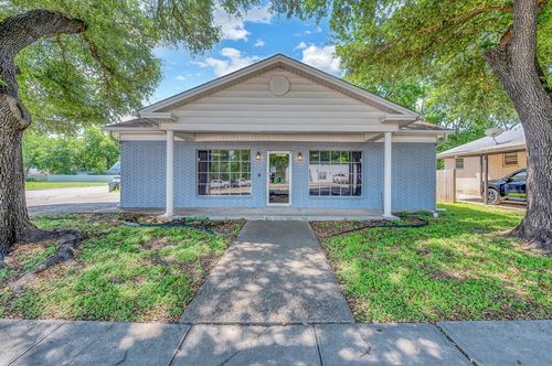 706 W 5th St, Clifton, TX, 76634-1518 | Card Image