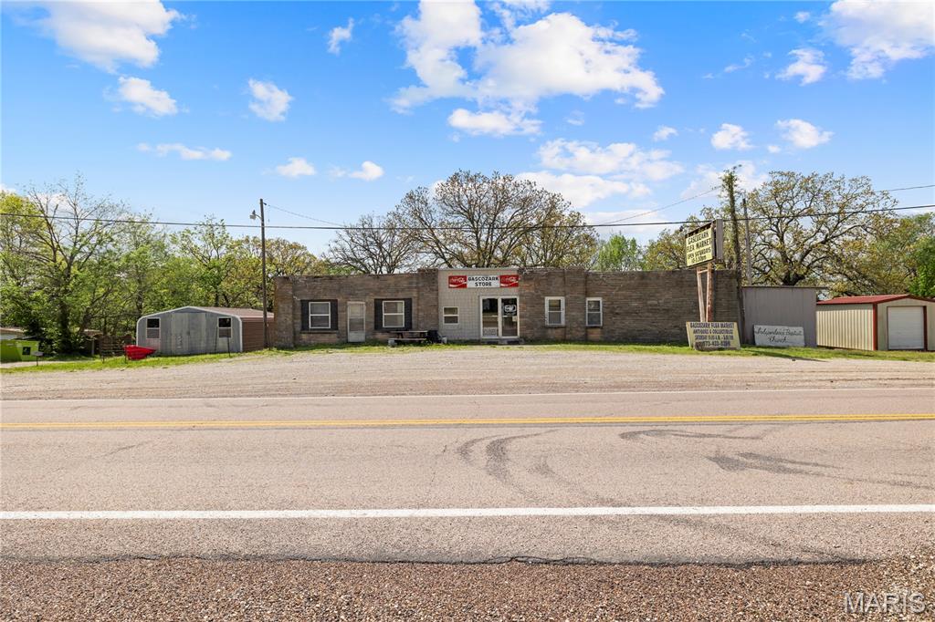 Commercial Sale in Richland