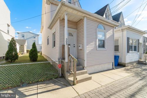 305 Broadway, WESTVILLE, NJ, 08093-1153 | Card Image