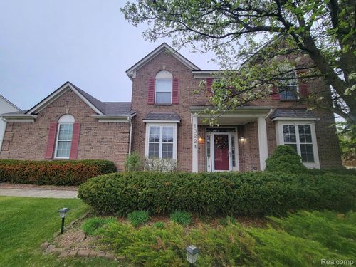 10224 Wellington Dr, Clarkston, MI, 48348-1556 | Card Image