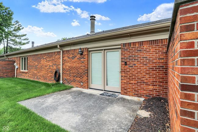 423 Bent Tree Ln, Condo with 2 bedrooms, 3 bathrooms and null parking in Indianapolis IN | Image 52