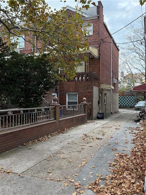 1582 52nd St, Brooklyn, NY, 11219-3909 | Card Image