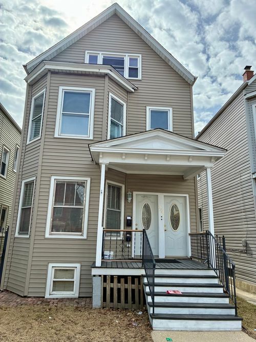 attic-3745 W Diversey Avenue, Chicago, IL, 60647 | Card Image
