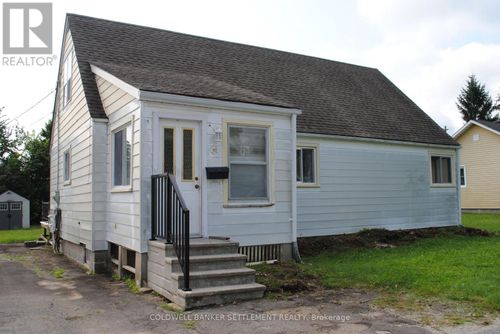 48 Pine Street, Smiths Falls, ON, K7A3T6 | Card Image