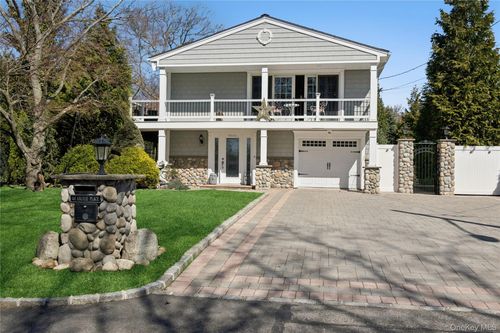 44 Archie Pl, West Islip, NY, 11795-4128 | Card Image