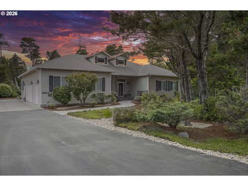 5282 Dunewood Dr, Florence, OR, 97439-8810 | Card Image