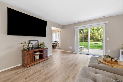 6-515 W Highland Road, Howell, MI, 48843 | Card Image