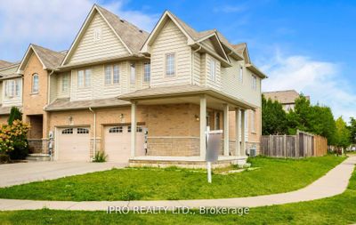 83 Bankfield Cres, House attached with 3 bedrooms, 4 bathrooms and 3 parking in Stoney Creek ON | Image 2