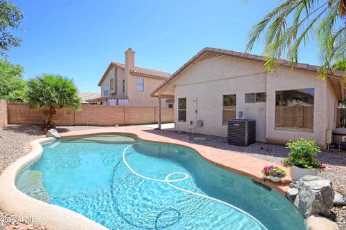 670 E Kyle Dr, Gilbert, AZ, 85296-3811 | Card Image