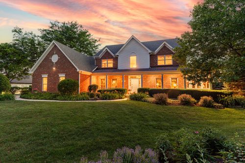 4N694 Mountain Ash Dr, Wayne, IL, 60184-2417 | Card Image