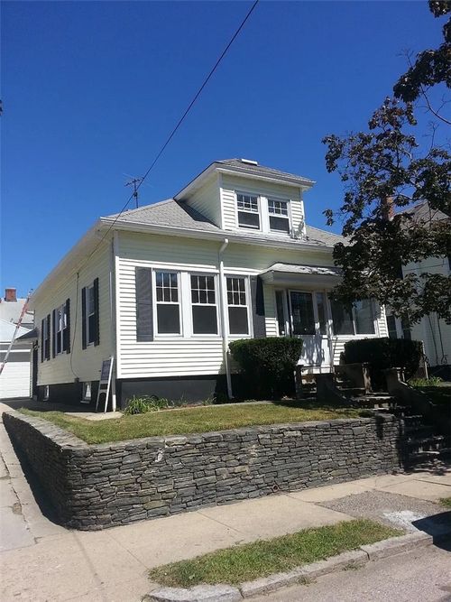 167 Narragansett St, Cranston, RI, 02905-4109 | Card Image