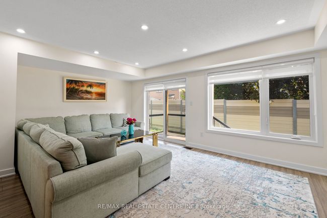 53 Benoit St, House attached with 4 bedrooms, 4 bathrooms and 1 parking in Woodbridge ON | Image 6