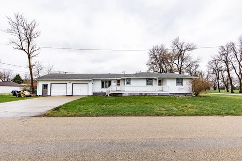 618 4th Street S, Casselton, ND, 58012 | Card Image