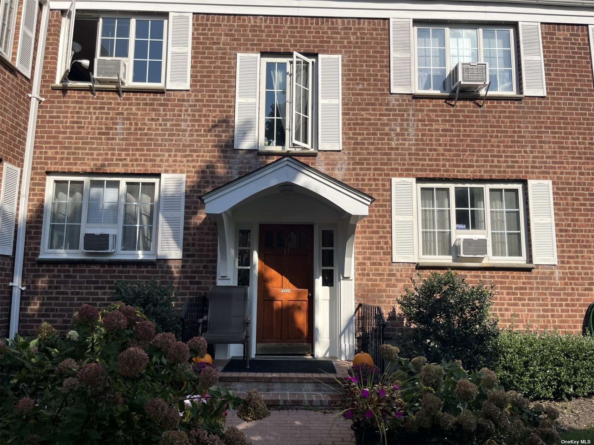 17 Nathan Hale Drive, For Rent in Huntington Zoocasa