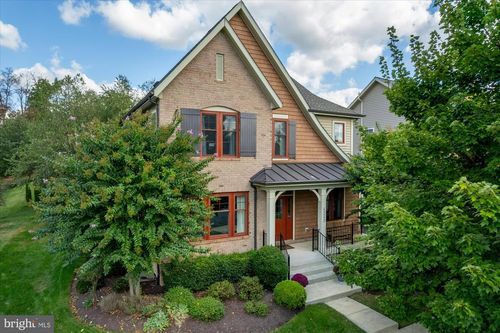 42266 Winter Haven Dr, BRAMBLETON, VA, 20148-5723 | Card Image