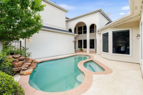 70 Blooming Grove Ln, Houston, TX, 77077-1928 | Card Image