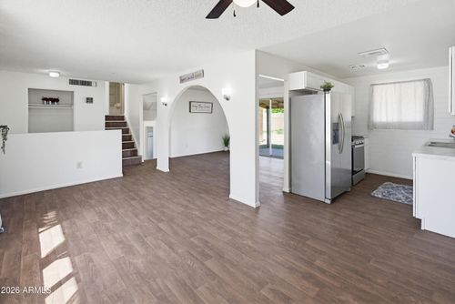 2621 N 47th Dr, Phoenix, AZ, 85035-2122 | Card Image