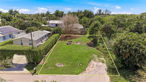 2332 Sunset Ave, NAPLES, FL, 34112-6414 | Card Image