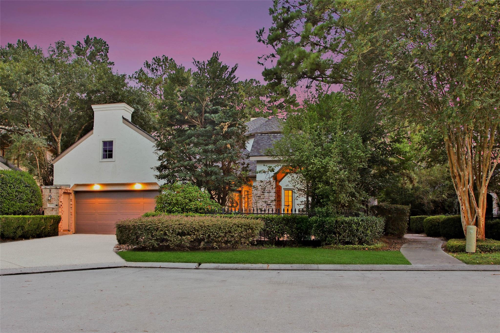 1302 Avon Way, For Sale in Houston - eXp Realty