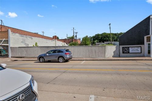 117 E Main St, Festus, MO, 63028 | Card Image