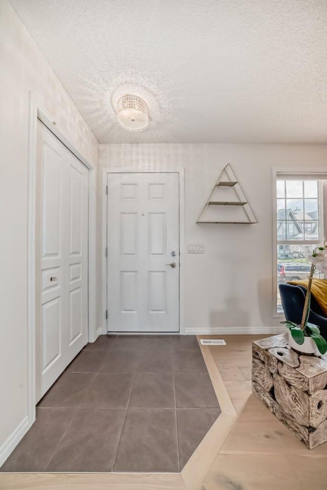 15 Elgin Meadows Park Se, Home with 4 bedrooms, 3 bathrooms and 2 parking in Calgary AB | Image 4
