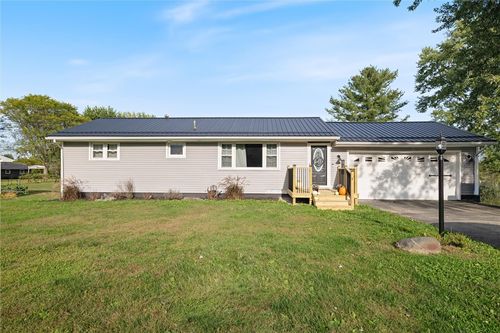 825 Gail Dr, Hermitage, PA, 16148-3724 | Card Image