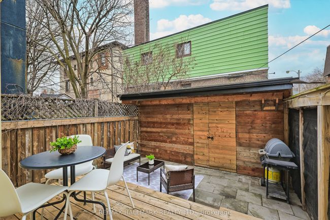 333 Sackville St, House attached with 3 bedrooms, 2 bathrooms and null parking in Toronto ON | Image 35