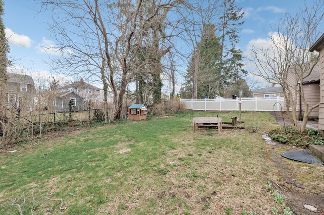 135 Carmalt Rd, House other with 3 bedrooms, 2 bathrooms and 6 parking in Hamden CT | Image 4