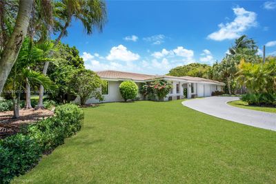 13551 Sw 62nd Ave, House other with 7 bedrooms, 5 bathrooms and null parking in Pinecrest FL | Image 3