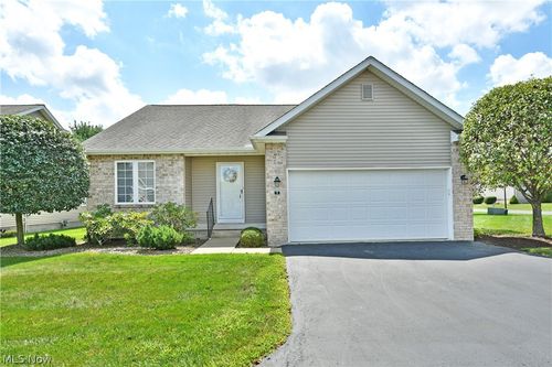 7 Danbury Ct Nw, Warren, OH, 44481-9023 | Card Image