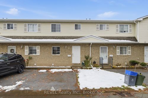 21-8136 Coventry Rd, Niagara Falls, ON, L2H2X6 | Card Image