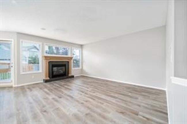 36 Springborough Pt Sw, House detached with 3 bedrooms, 2 bathrooms and 4 parking in Calgary AB | Image 4