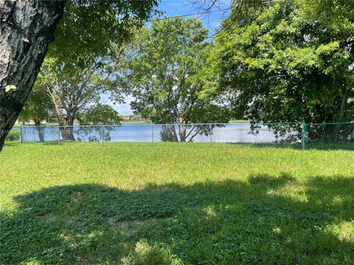 1352 Se 16th Ave, Homestead, FL, 33035-2206 | Card Image