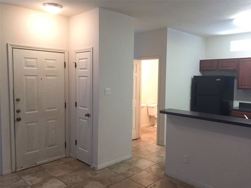 b-2712 San Pedro St, Austin, TX, 78705-3907 | Card Image