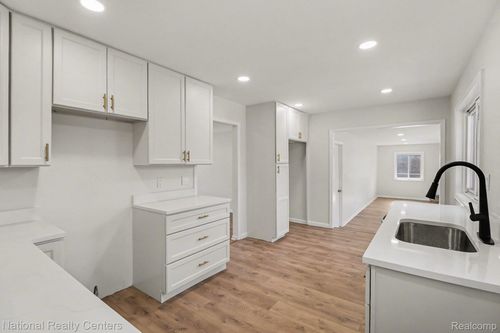 2602 Pinto Dr, Commerce Twp, MI, 48382-3452 | Card Image