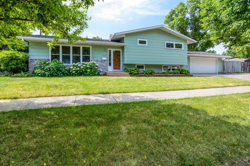 210 29th Ave N, Fargo, ND, 58102-1628 | Card Image