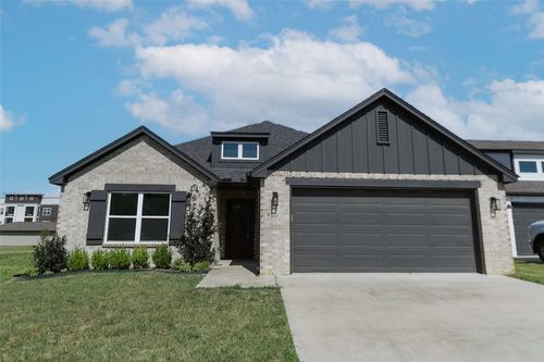 4611 S Chestnut Ave, Broken Arrow, OK, 74011-3740 | Card Image